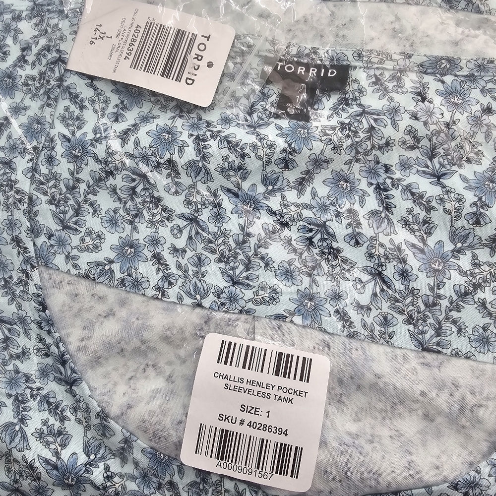 Torrid Challis Henley Pocket Sleeveless Blouse Size 14 / 16 - Picture 7 of 8